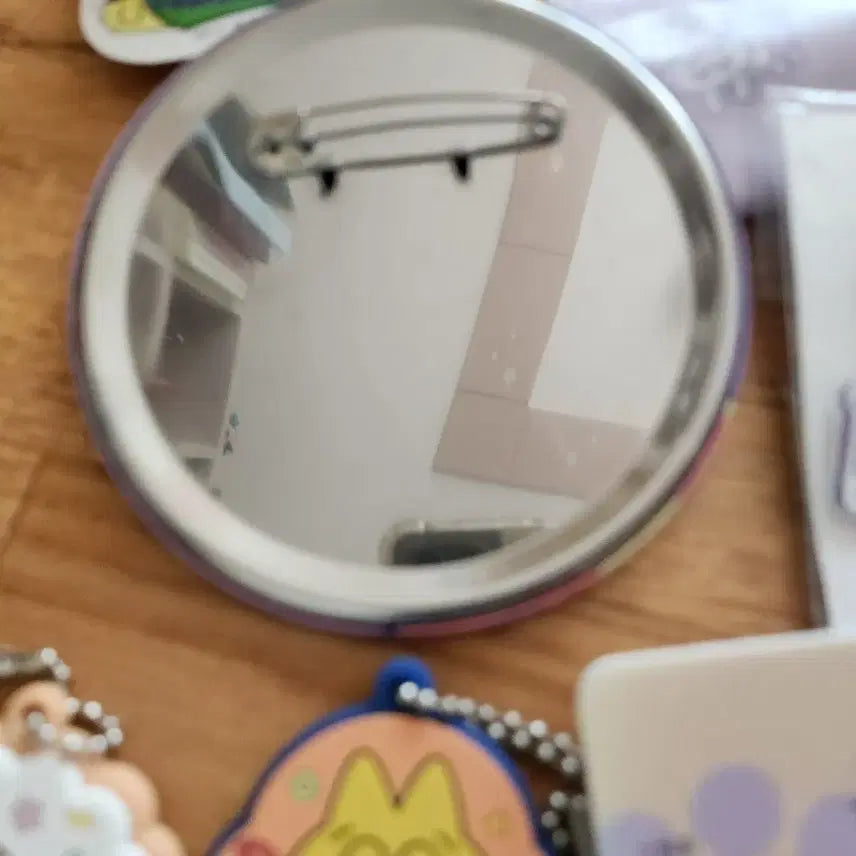 [BUNJANG] Osomatsu-san Ichimatsu Bundle Set (Keyring, Badge) / 오소마츠상 이치마츠 굿즈 모음 (키링, 뱃지)