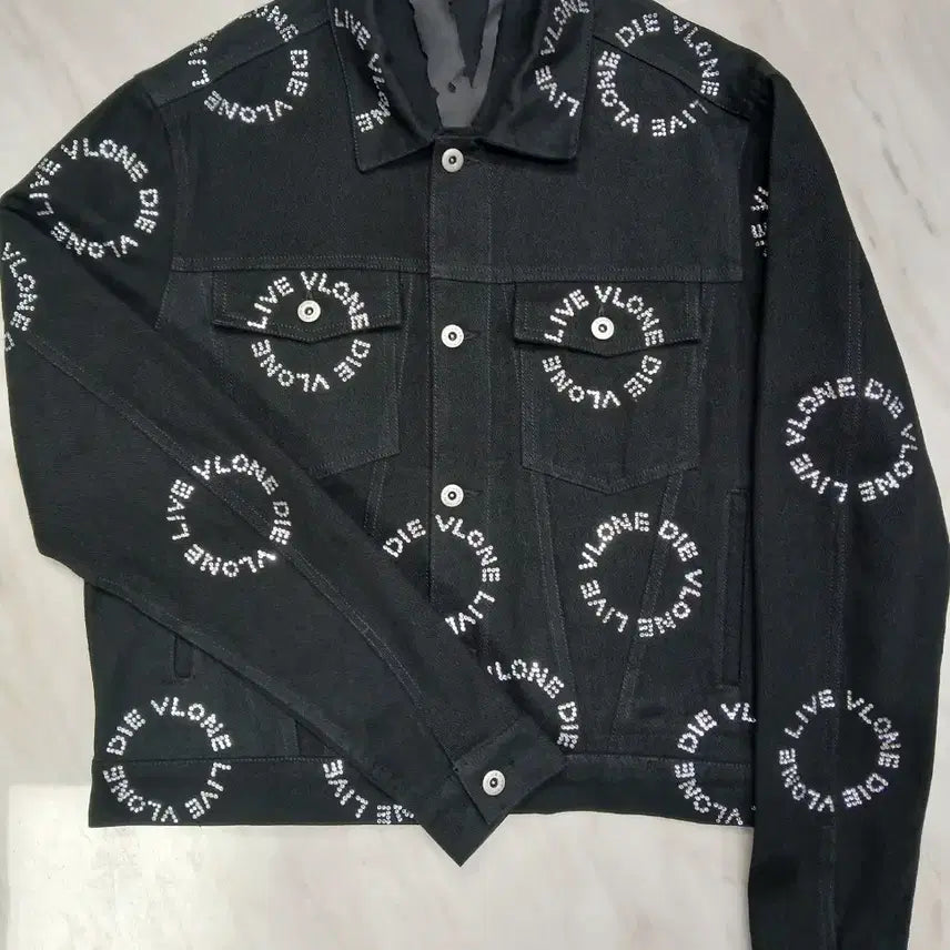 [BUNJANG] VLONE Denim Jacket L / [남녀공용] VLONE 브이론 블랙 스톤장식 데님 자켓 L 발망 아미리