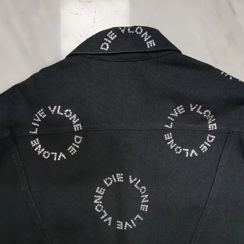 [BUNJANG] VLONE Denim Jacket L / [남녀공용] VLONE 브이론 블랙 스톤장식 데님 자켓 L 발망 아미리