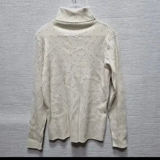 [SOLD OUT] p425 아이보리색 스톤 장식 골지 니트