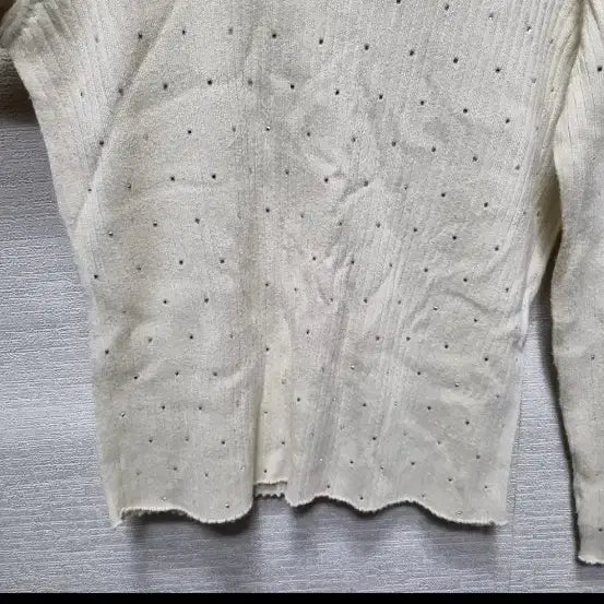 [SOLD OUT] p425 아이보리색 스톤 장식 골지 니트