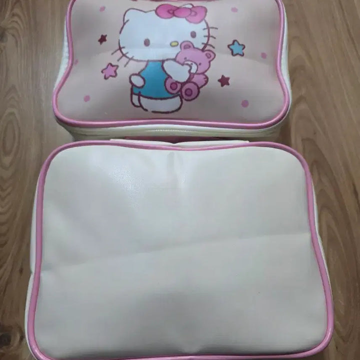 [BUNJANG] Sanrio Hello Kitty Pouch / 산리오 키티 파우치 정품