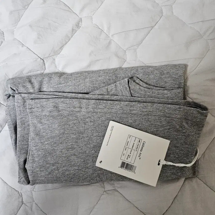 [SOLD OUT] 캘리포니아아츠 반팔 크롭티