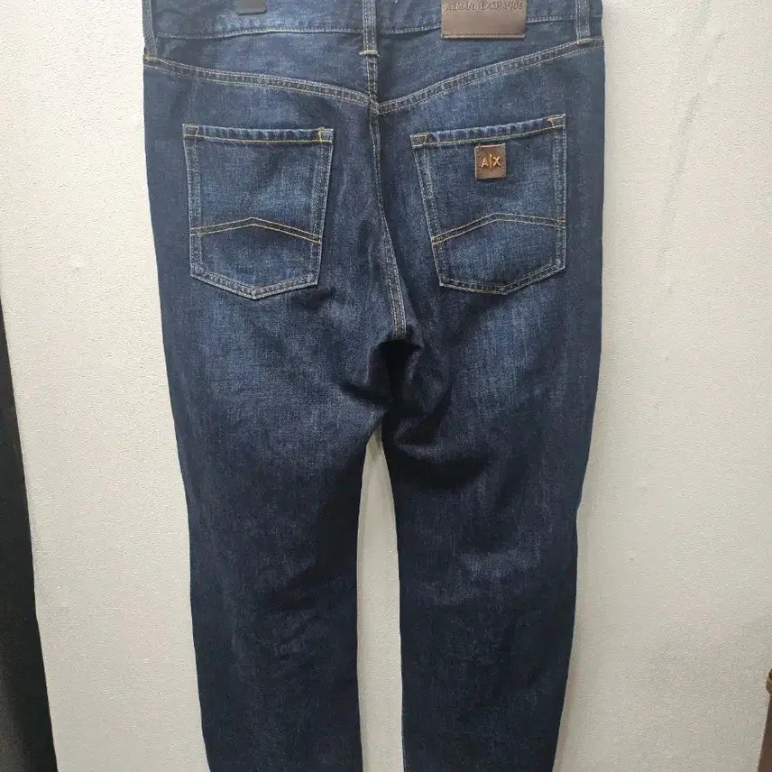 [SOLD OUT] 아르마니 익스체인지 J88 릴렉스드 스트레이트 31