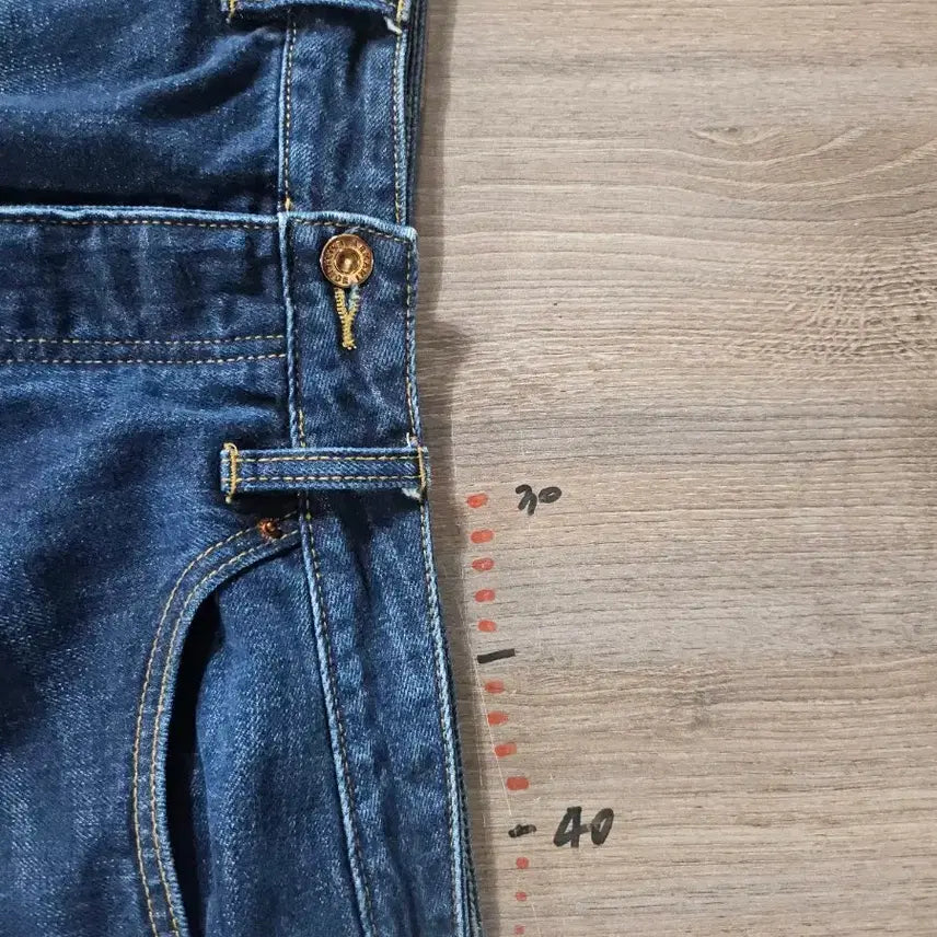 [SOLD OUT] 아르마니 익스체인지 J88 릴렉스드 스트레이트 31