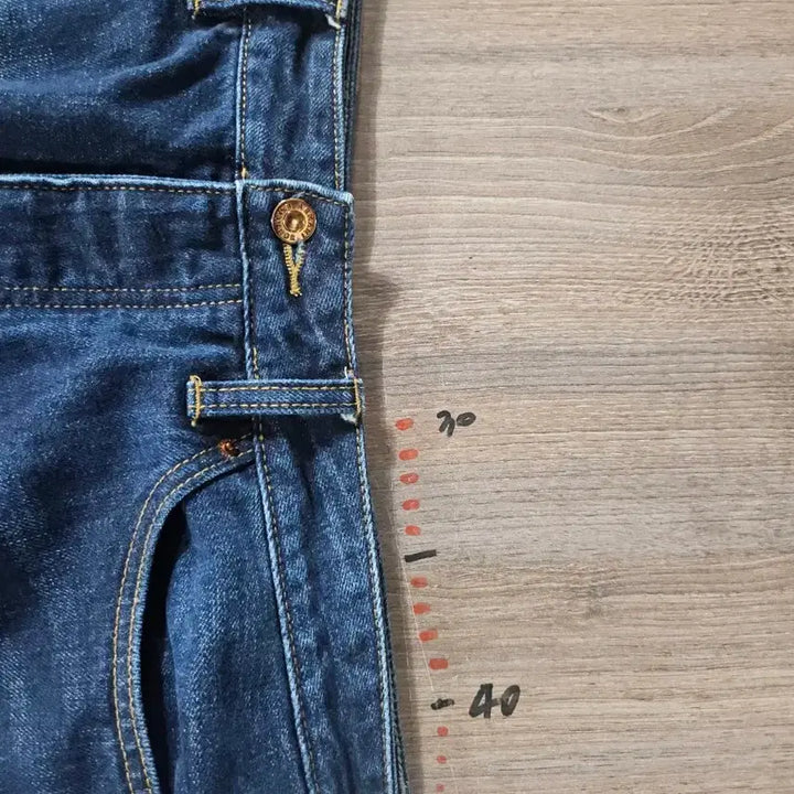 [SOLD OUT] 아르마니 익스체인지 J88 릴렉스드 스트레이트 31