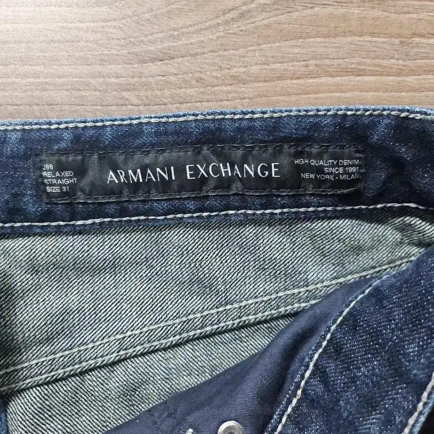 [SOLD OUT] 아르마니 익스체인지 J88 릴렉스드 스트레이트 31