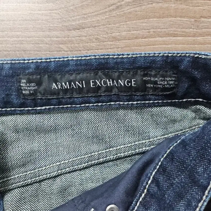 [SOLD OUT] 아르마니 익스체인지 J88 릴렉스드 스트레이트 31