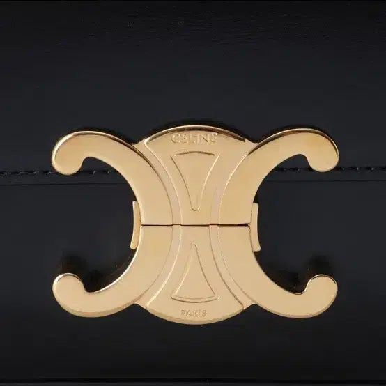 [BUNJANG] Celine Triomphe Black Shoulder Bag / 셀린느 트리옹프 블랙 숄더백