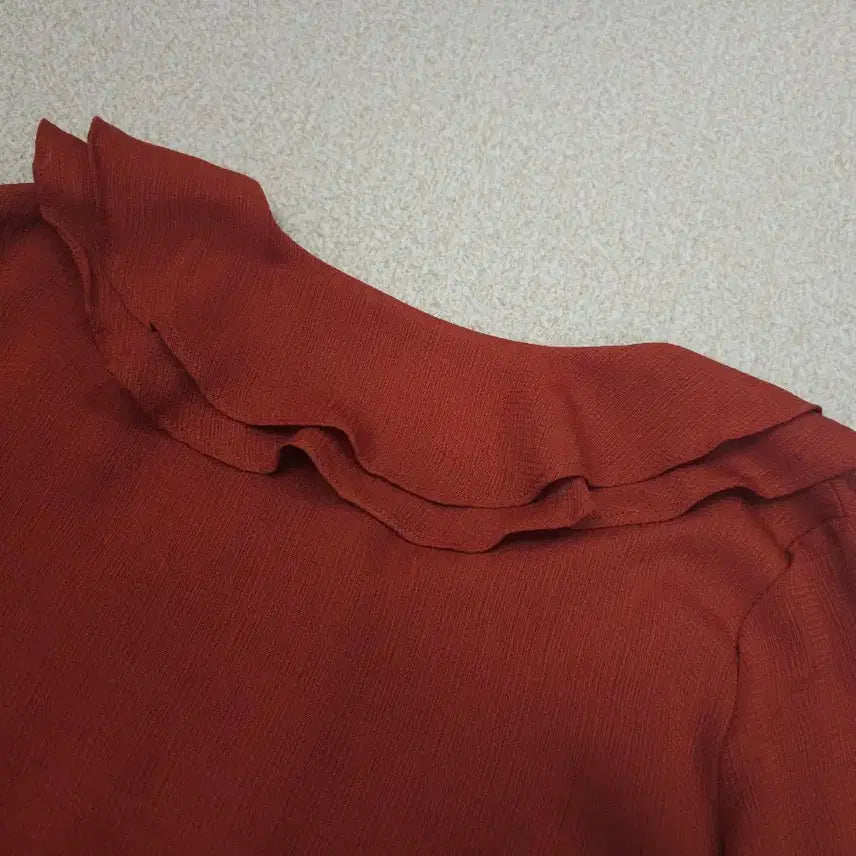 [BUNJANG] Miso Blouse - Frill Collar - Brick - S / (S)미쏘 여성 블라우스 프릴 카라 7부 W2452