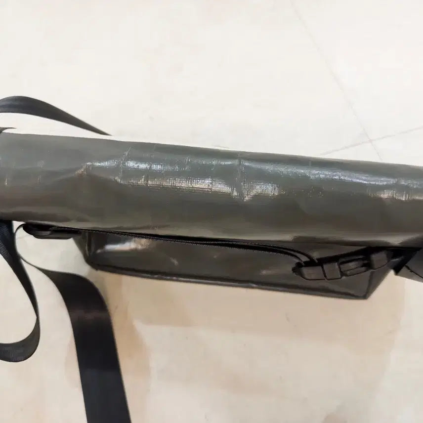 [BUNJANG] FREITAG Dexter Messenger Bag / 프라이탁 덱스터