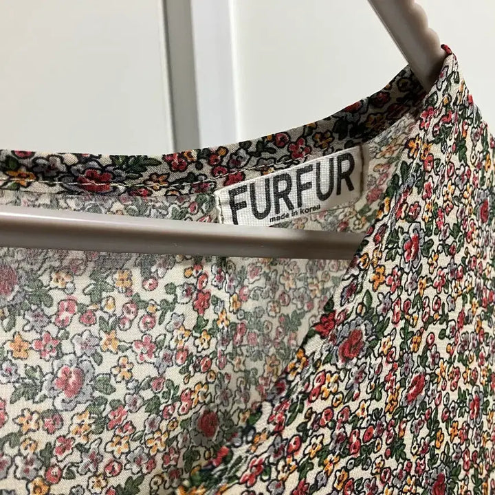 [BUNJANG] FUR FUR Floral Pattern Blouse / 잔꽃무늬 반팔 블라우스