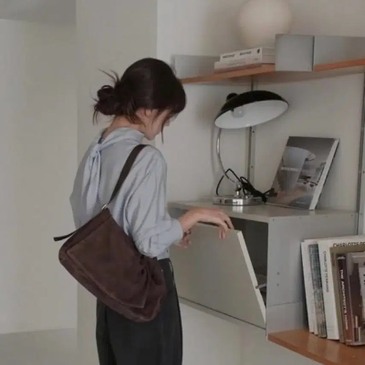 [BUNJANG] Kinda Beige Neck Button Blouse / 킨다베이지 넥 버튼 블라우스