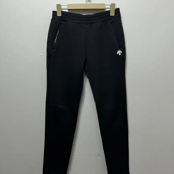 [BUNJANG] Descente Black Training Pants Women's S / 데상트 블랙 트레이닝 바지 여성 S