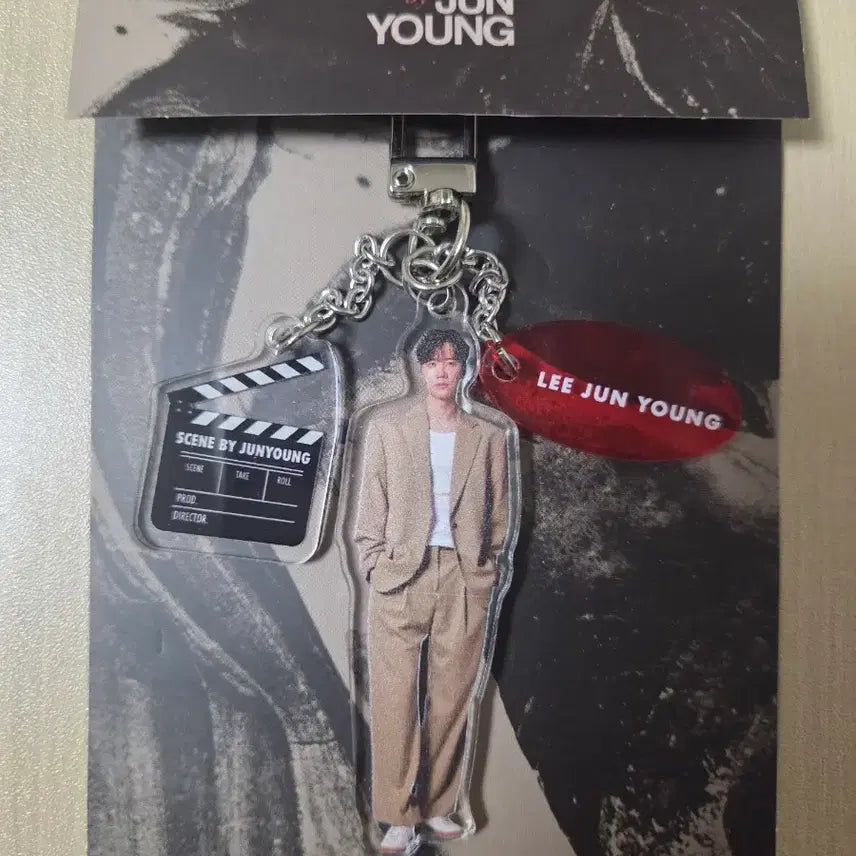 [BUNJANG] Lee Junyoung Acrylic Keychain (Scene by Junyoung) / 이준영 아크릴 키링(Scene by Junyoung)