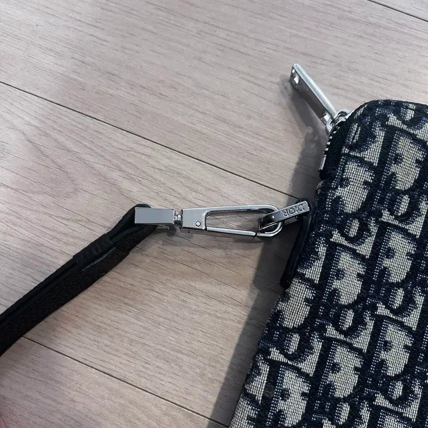 [BUNJANG] Dior Oblique Pouch with Strap / 디올 오블리크 파우치 지갑 스트랩 포함
