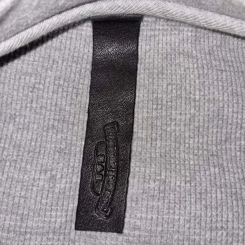 [BUNJANG] Chrome Hearts Henley Neck Gray / [L] 크롬하츠 레더패치 헨리넥 그레이