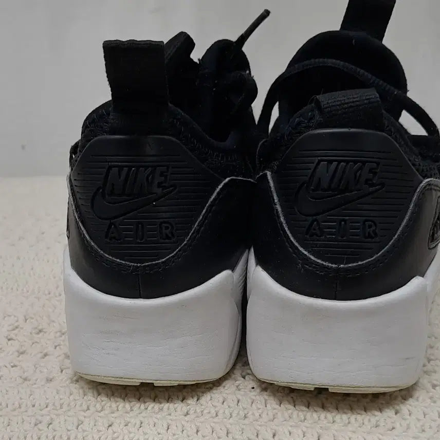 [BUNJANG] Nike Sneakers 225 / 나이키 운동화  225