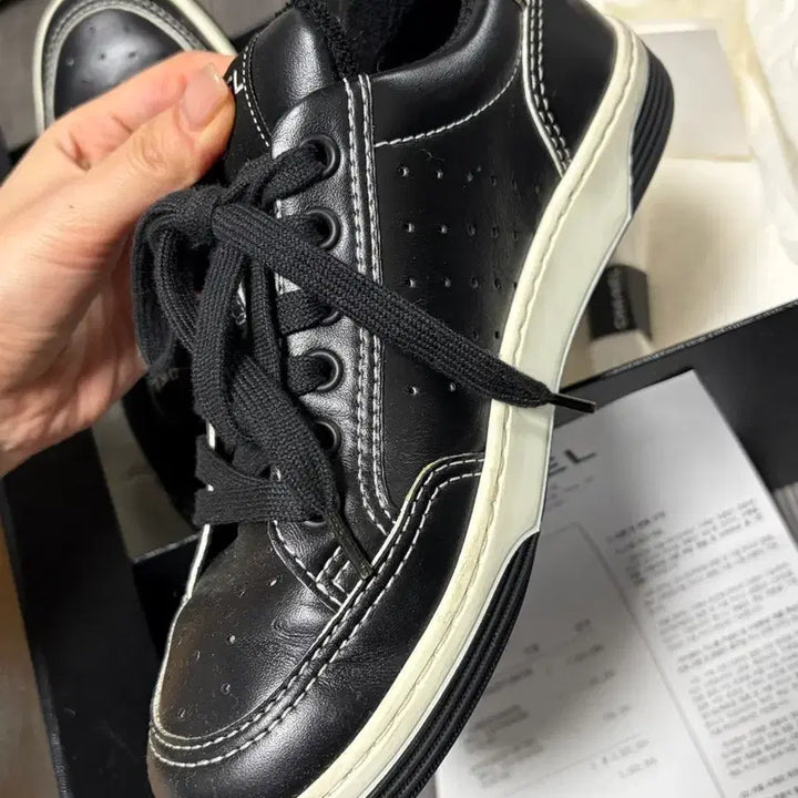 [BUNJANG] Chanel Back Logo Black Leather Sneakers / [36.5] 샤넬 백로고 블랙 레더 스니커즈 백화점 풀셋