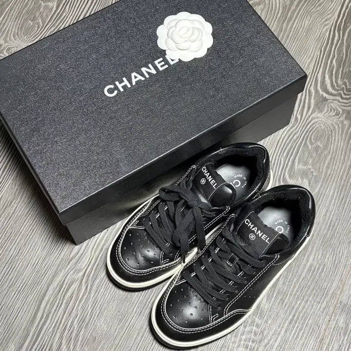 [BUNJANG] Chanel Back Logo Black Leather Sneakers / [36.5] 샤넬 백로고 블랙 레더 스니커즈 백화점 풀셋