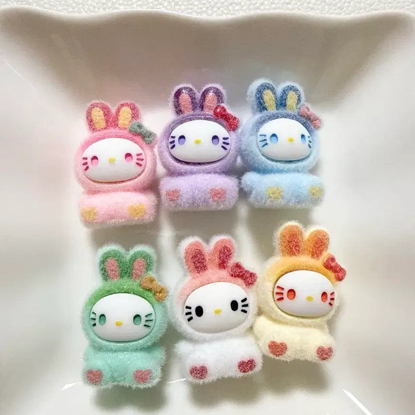 [BUNJANG] Kitty Flocked Figure / 키티 후로킹 피규어