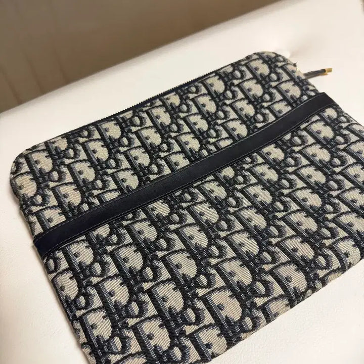 [BUNJANG] Dior Dior Oblique Travel Clutch / 갤러리아 구매) 디올 오블리크 트래블 클러치 (싸게급처)