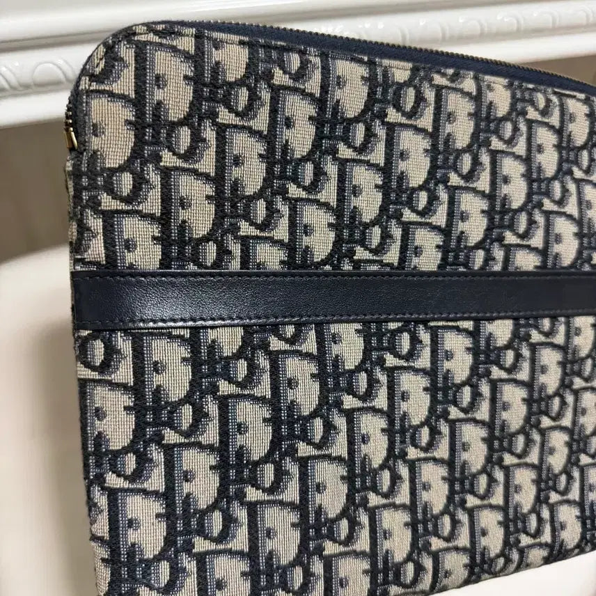 [BUNJANG] Dior Dior Oblique Travel Clutch / 갤러리아 구매) 디올 오블리크 트래블 클러치 (싸게급처)