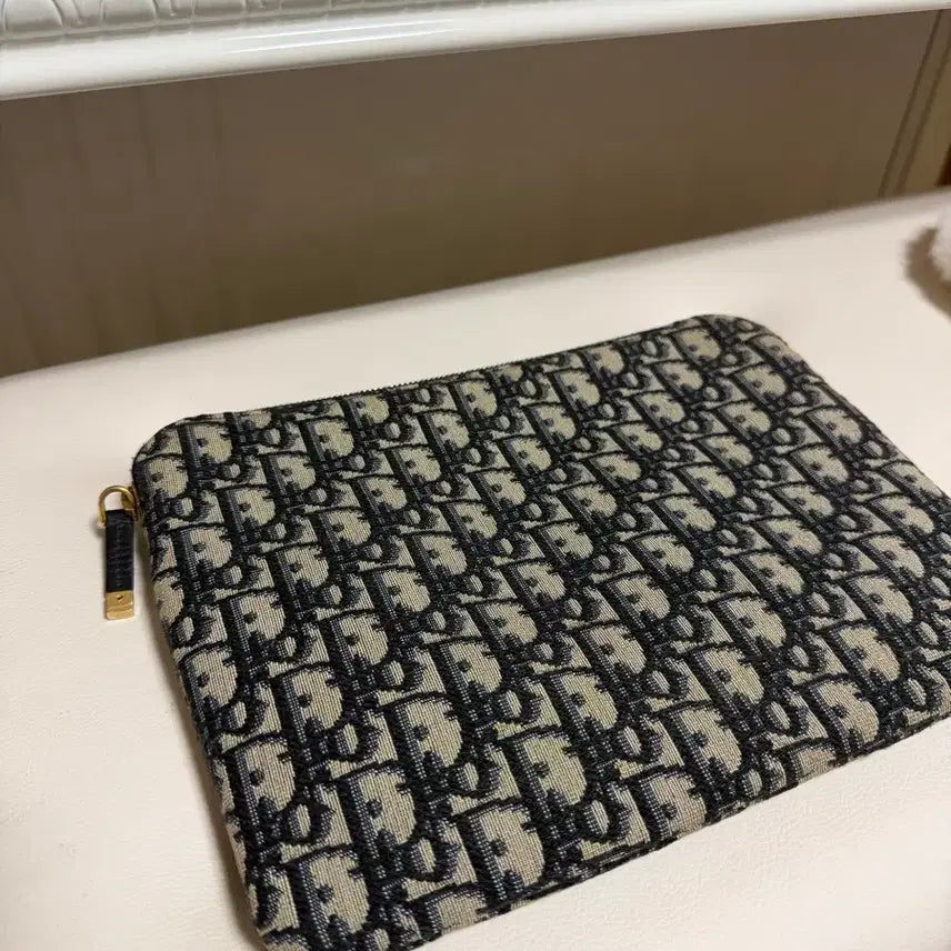 [BUNJANG] Dior Dior Oblique Travel Clutch / 갤러리아 구매) 디올 오블리크 트래블 클러치 (싸게급처)