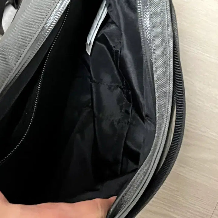 [BUNJANG] Arc'teryx x Beams Aro 8 Shoulder Bag / 22년 아크테릭스 빔즈 아로 8 숄더백
