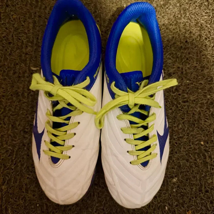 [BUNJANG] Mizuno Rebula 2 V3 Futsal Shoes 230 / 미즈노 레뷸라2 v3  풋살화 230