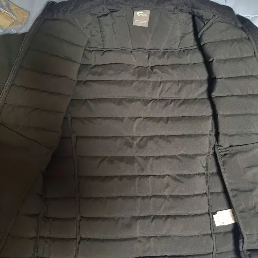[BUNJANG] Nepa Black Lightweight Padding Jacket (M) / 네파 경량 패딩 블랙 여성(m)