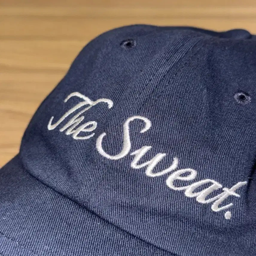 [BUNJANG] The Sweat Cursive Logo Cap Navy / The Sweat 더스웻 커시브 로고 캡 네이비