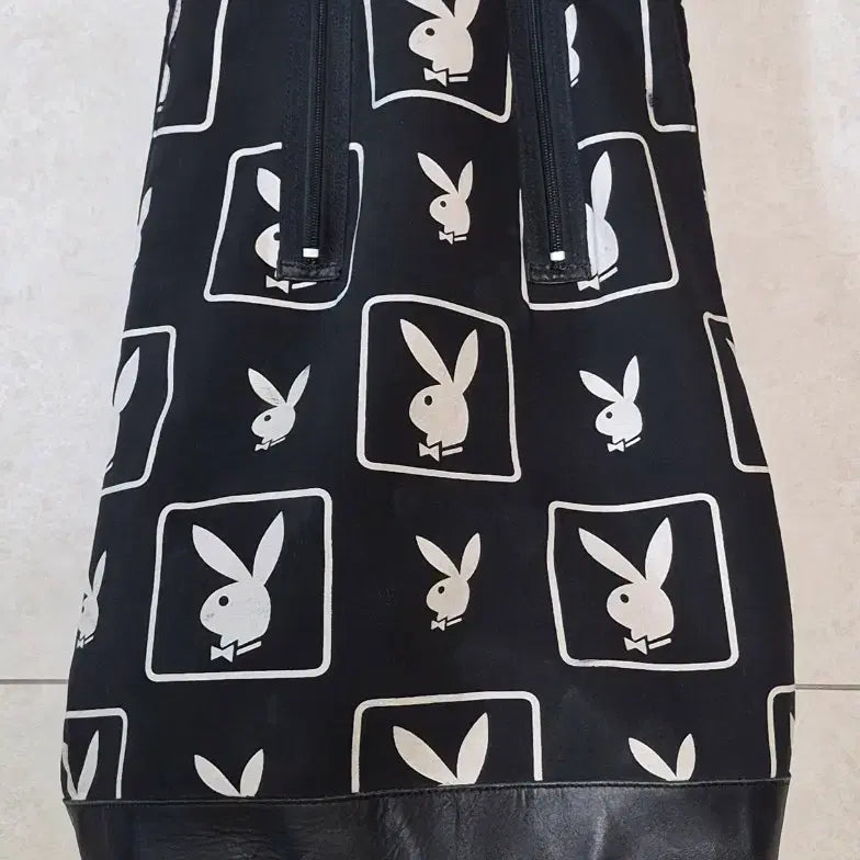 [BUNJANG] Playboy Monogram Sling Bag / [ARCHIVE] 00's Playboy Old-school 슬링백