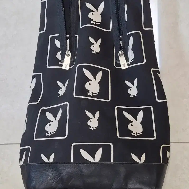 [BUNJANG] Playboy Monogram Sling Bag / [ARCHIVE] 00's Playboy Old-school 슬링백