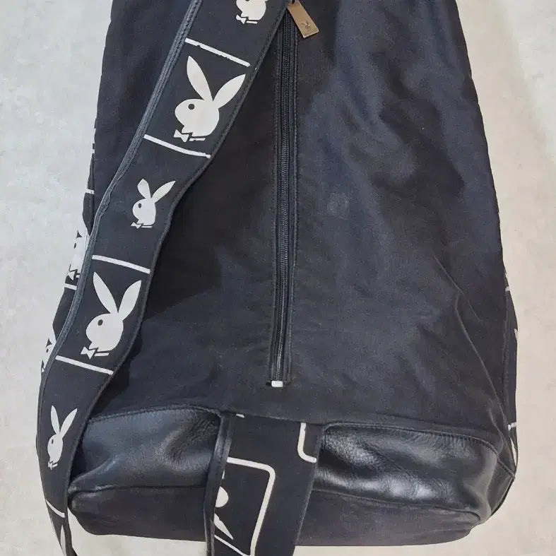 [BUNJANG] Playboy Monogram Sling Bag / [ARCHIVE] 00's Playboy Old-school 슬링백