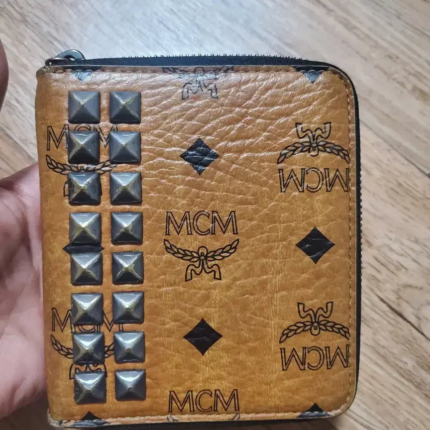 [BUNJANG] MCM Limited Edition Zippered Middle Wallet / mcm정품  한정판  휘귀템   지퍼돌이  중지갑