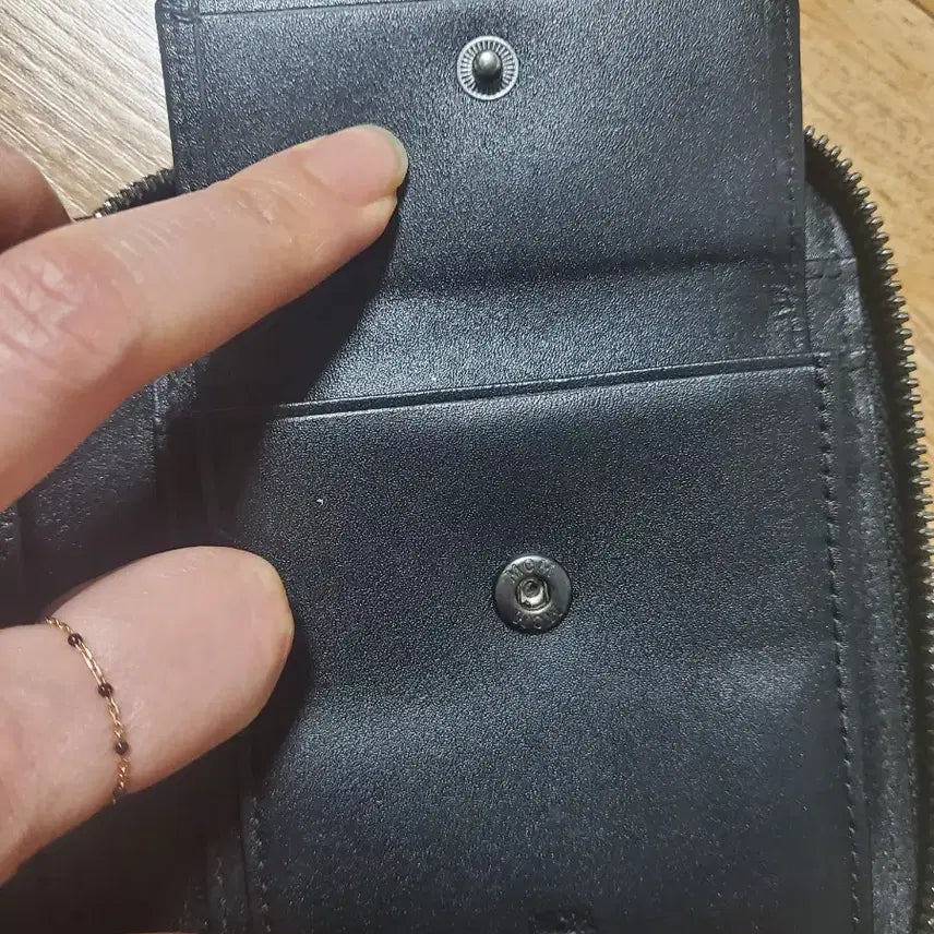 [BUNJANG] MCM Limited Edition Zippered Middle Wallet / mcm정품  한정판  휘귀템   지퍼돌이  중지갑