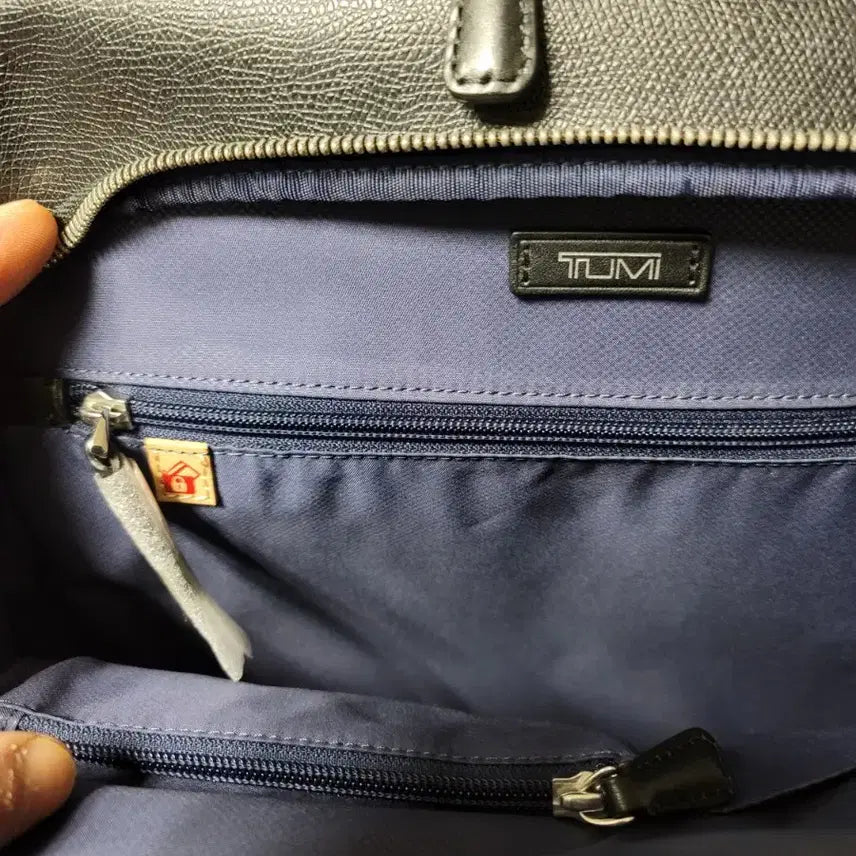 [BUNJANG] Tumi Leather Backpack Black 798381D2 / 투미 가죽 백팩 블랙 798381D2