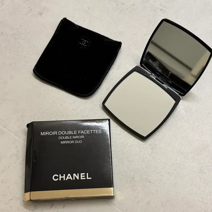 [BUNJANG] Chanel Double Facettes Mirror / 샤넬 손거울 (미사용)