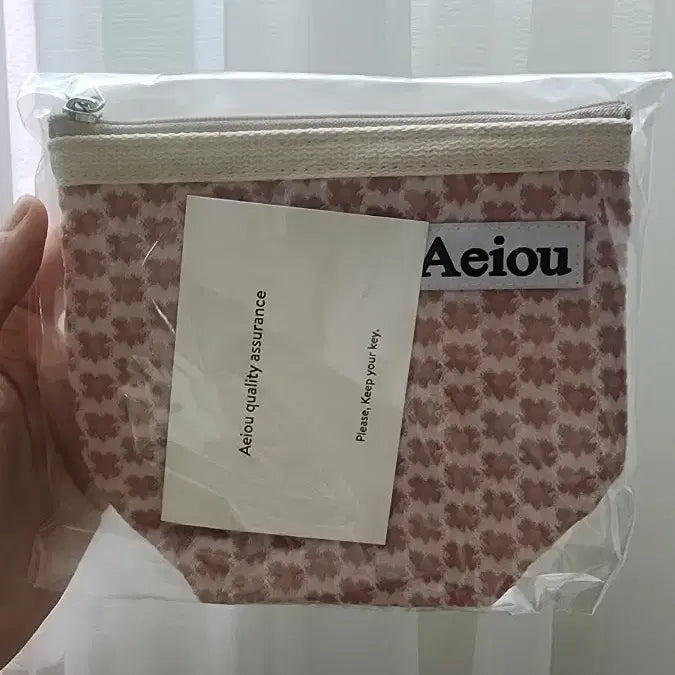 [BUNJANG] AEIOU Pink Heart Pattern Pouch / AEIOU 아에이오우 핑크 하트 파우치 새상품