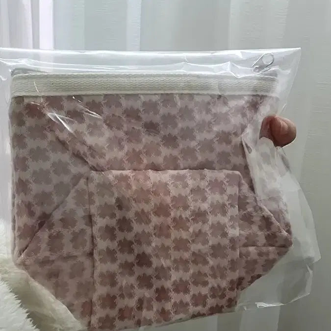 [BUNJANG] AEIOU Pink Heart Pattern Pouch / AEIOU 아에이오우 핑크 하트 파우치 새상품