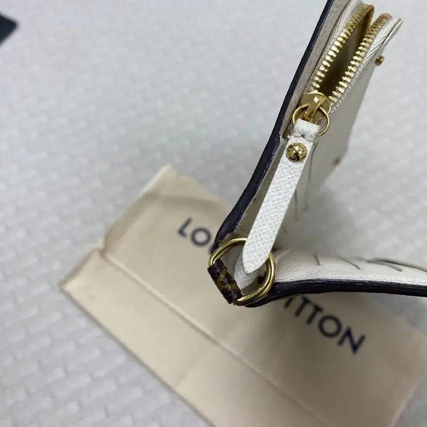 [BUNJANG] Louis Vuitton Monogram White Long Wallet / 급처 루이비통 모노그램 화이트 지퍼 장지갑,