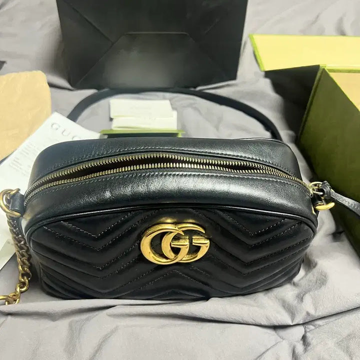 [BUNJANG] Gucci GG Marmont Small Matelassé Camera Bag / 구찌 GG 마몽 스몰 마틀라세 카메라백 블랙 / 풀구성