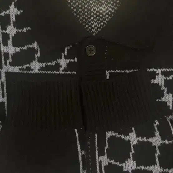 [BUNJANG] OBEY Black Pattern Cardigan / 오베이 블랙 패턴 가디건