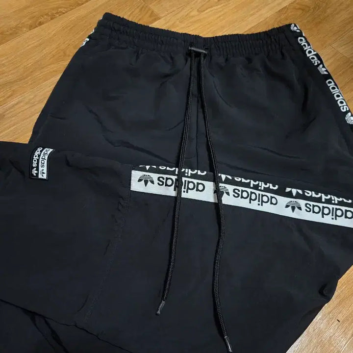 [BUNJANG] Adidas Embroidered Tape Line Track Jogger Pants / 아디다스 자수 테이프라인 트랙 조거팬츠