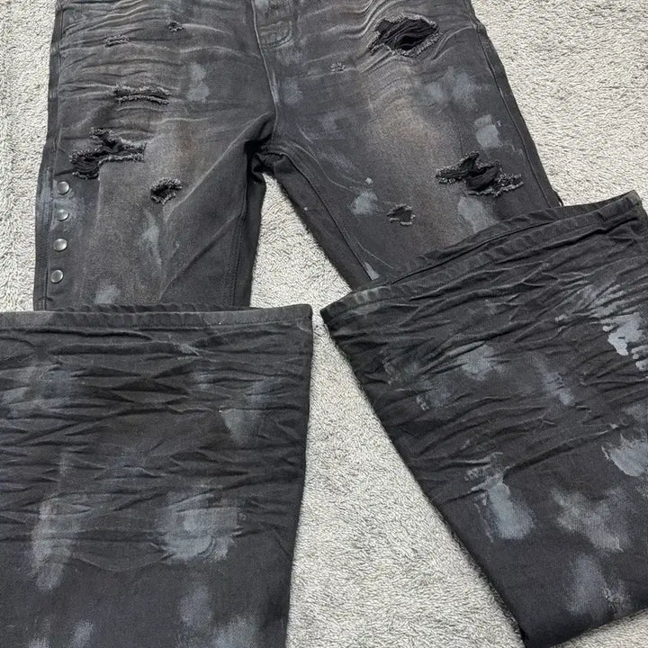 [BUNJANG] Under My Car Mud Flare Jeans / 언더마이카 머드 플레어 진