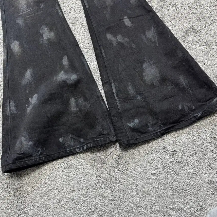 [BUNJANG] Under My Car Mud Flare Jeans / 언더마이카 머드 플레어 진