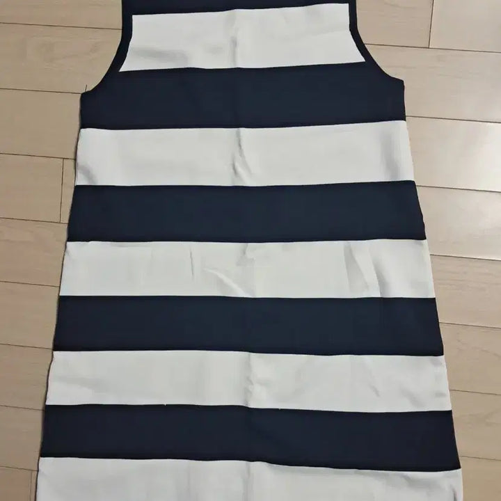 [BUNJANG] ZARA Navy White Striped Midi Dress / 자라 ZARA 네이비 화이트 스트라이프 원피스