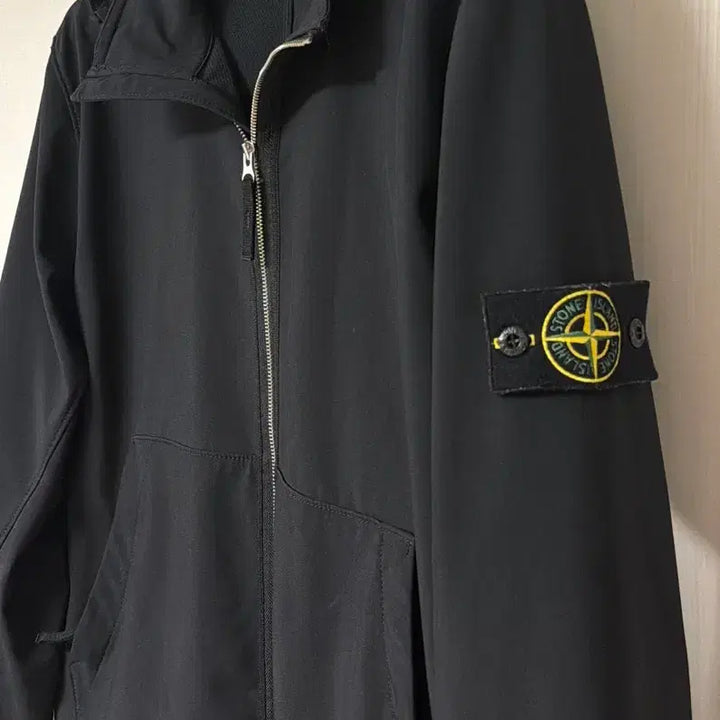 [BUNJANG] Stone Island Softshell Windbreaker XL / 스톤아일랜드 소프트쉘 바람막이 XL