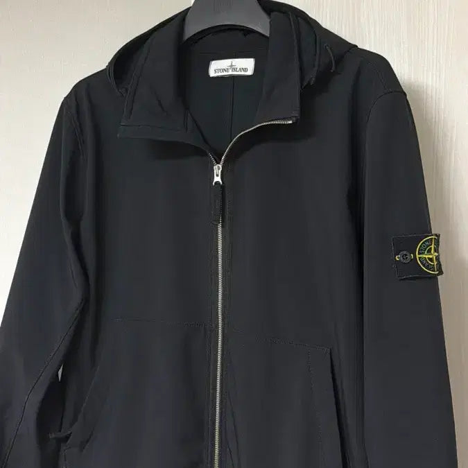 [BUNJANG] Stone Island Softshell Windbreaker XL / 스톤아일랜드 소프트쉘 바람막이 XL